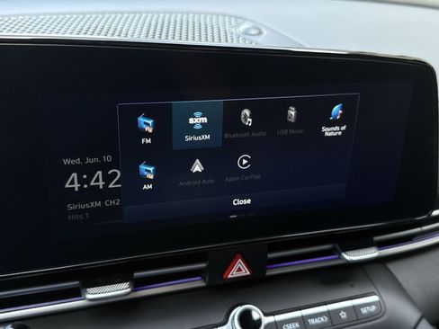 Certified 2025 Hyundai Elantra Limited FWD image 18