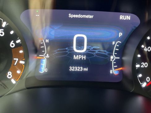 Used 2025 Jeep Compass Trailhawk AWD/4WD image 10