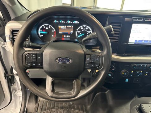 Certified 2023 Ford F550 4x4 Regular Cab Super Duty image 13
