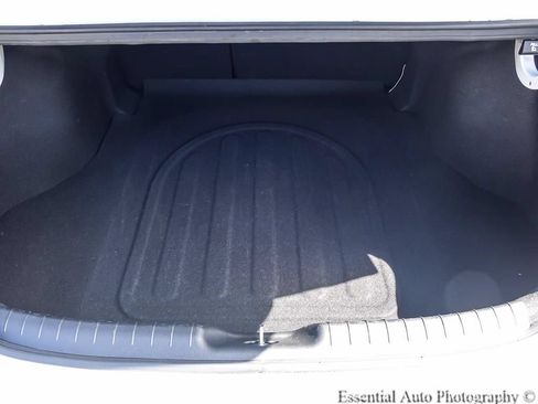 Used 2025 Hyundai Elantra Limited FWD image 25
