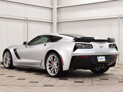 Used 2015 Chevrolet Corvette Z06 w/ 3LZ Preferred Equipment Group image 8