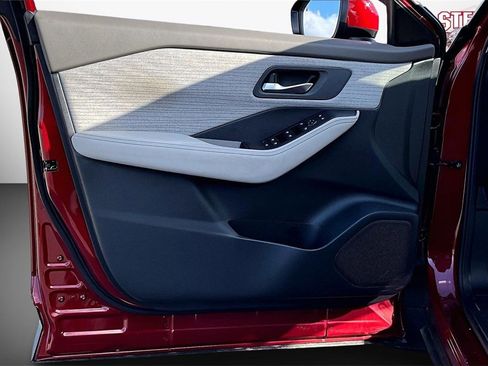 Certified 2023 Nissan Rogue SV image 18