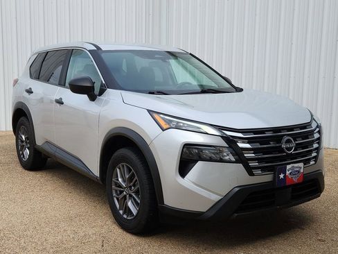 Used 2024 Nissan Rogue S FWD image 1