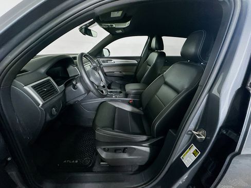 Used 2023 Volkswagen Atlas Cross Sport SE image 13