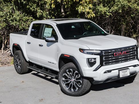 New 2026 GMC Canyon Denali image 2