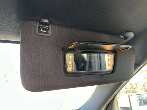 Used 2023 Chevrolet Traverse RS image 34