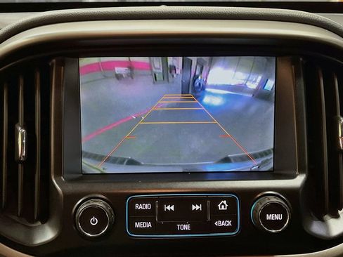 Used 2015 Chevrolet Colorado Z71 AWD/4WD image 13