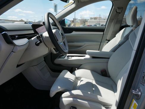 New 2025 Volvo EX90 Ultra image 5