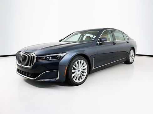 Used 2020 BMW 740i xDrive w/ Cold Weather Package image 3