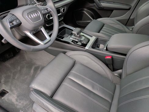 Used 2022 Audi Q5 2.0T Prestige w/ Prestige Package image 17