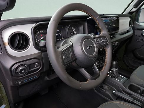 Used 2024 Jeep Wrangler Unlimited w/ Convenience Group AWD/4WD image 23