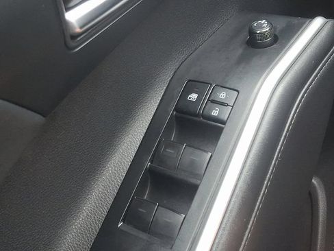 Used 2021 Toyota Highlander XLE AWD/4WD image 20