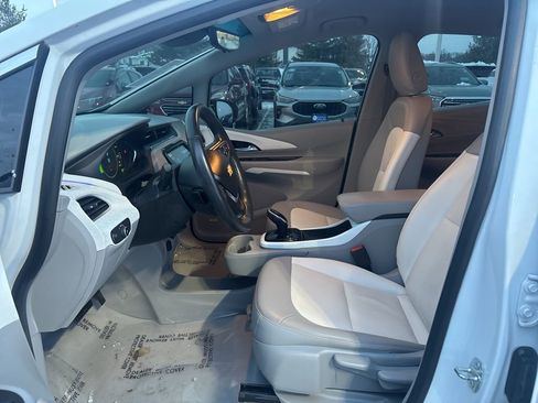Used 2020 Chevrolet Bolt Premier w/ Infotainment Package image 14