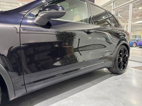 Used 2015 Porsche Cayenne Turbo image 27