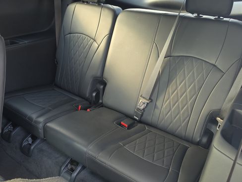Used 2022 Buick Enclave Avenir w/ Avenir Technology Package FWD image 22