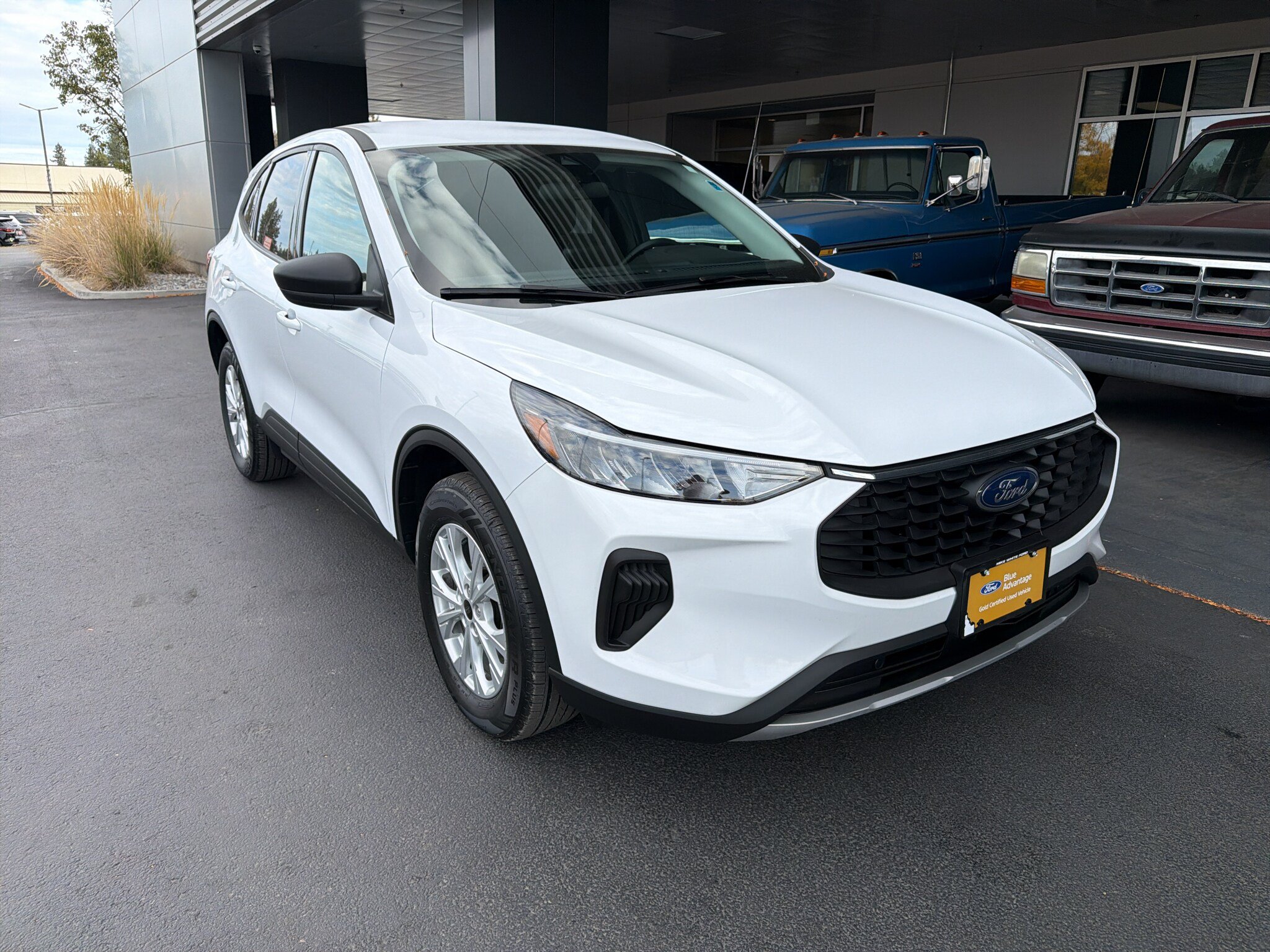 Certified 2025 Ford Escape Active AWD/4WD image 1