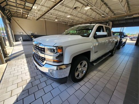 Used 2018 Chevrolet Silverado 1500 LT w/ Texas Edition RWD image 3