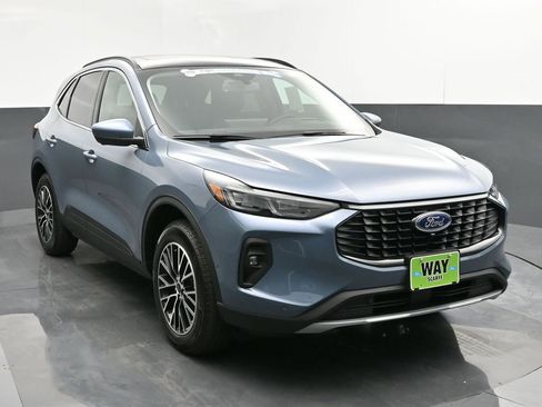 New 2024 Ford Escape PHEV w/ PHEV Premium Package image 9