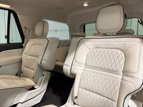 Used 2019 Lincoln Navigator Black Label w/ Cargo Package image 33