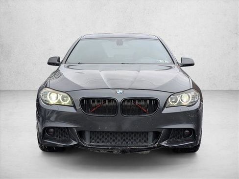 Used 2011 BMW 550i Sedan image 2