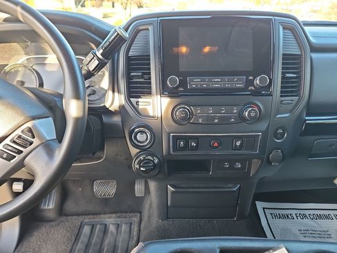 Certified 2022 Nissan Titan SV image 19