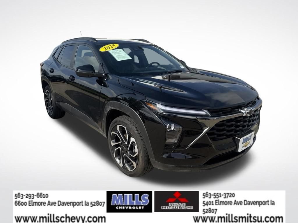 Used 2025 Chevrolet Trax RS w/ Driver Confidence Package FWD image 7