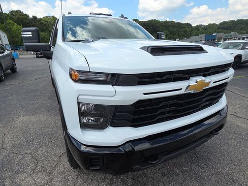 New 2026 Chevrolet Silverado 2500 Custom w/ Custom Convenience Package AWD/4WD image 12