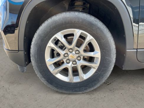 Used 2021 Chevrolet Traverse LS image 14