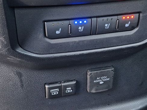 Used 2025 Toyota Tundra Platinum image 13