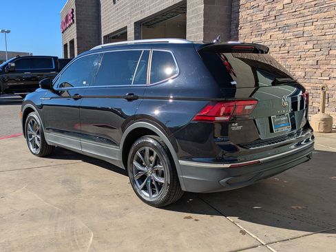 Used 2022 Volkswagen Tiguan SE image 3