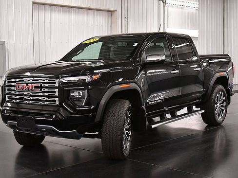 Used 2024 GMC Canyon Denali AWD/4WD image 3