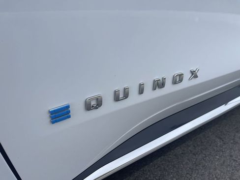 Used 2025 Chevrolet Equinox EV LT image 12