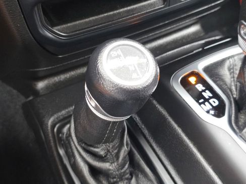 Used 2019 Jeep Wrangler Unlimited Sport S AWD/4WD image 32