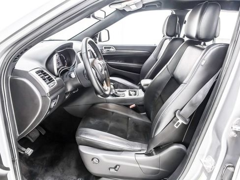 Used 2018 Jeep Grand Cherokee Altitude RWD image 28