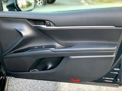 Used 2020 Toyota Camry SE image 23