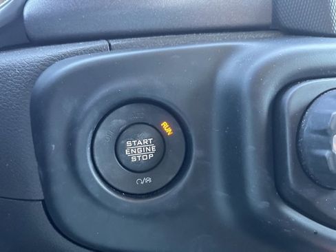 Used 2023 Jeep Gladiator Mojave w/ Cold Weather Group image 29