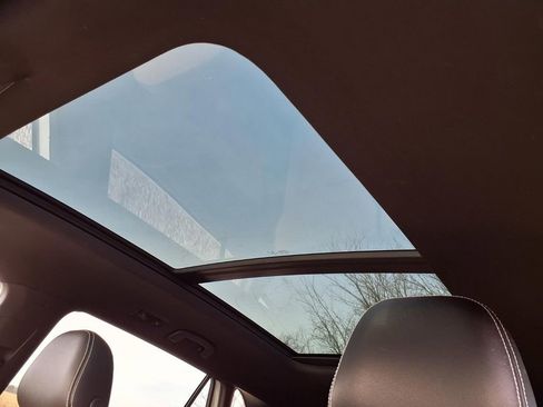 Used 2021 Volkswagen Atlas Cross Sport SEL image 9