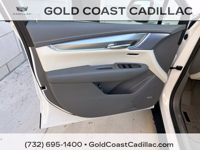 Used 2022 Cadillac XT5 Premium Luxury w/ Technology Package AWD/4WD image 17