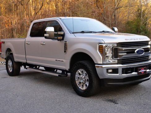 Used 2019 Ford F350 XLT w/ XLT Premium Package image 4