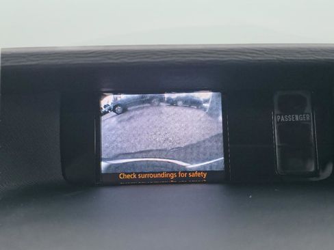 Used 2013 Toyota Sienna LE w/ Towing Pkg image 28