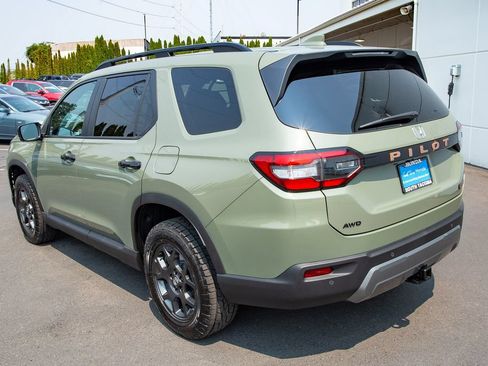 New 2026 Honda Pilot TrailSport image 8