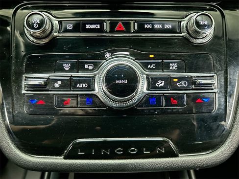 Used 2022 Lincoln Corsair AWD w/ Equipment Group 101A image 17