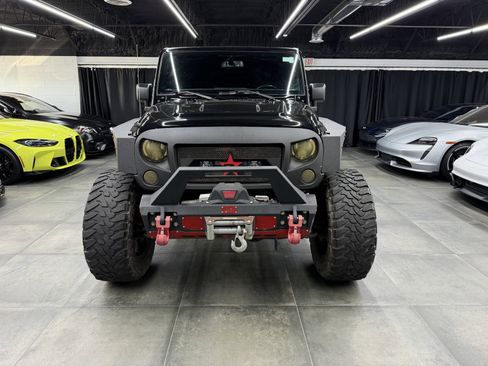 Used 2017 Jeep Wrangler Unlimited Rubicon w/ Connectivity Group image 10