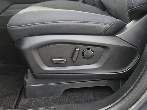 Used 2025 Ford Explorer Active image 28