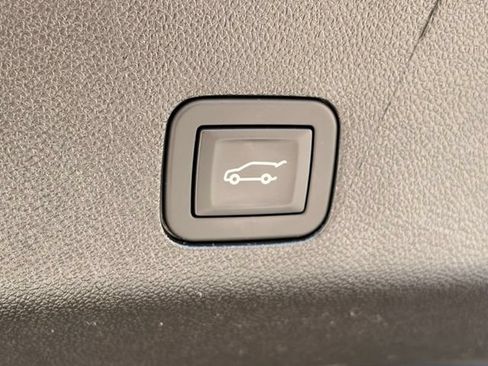 Used 2026 Chevrolet Tahoe RST AWD/4WD image 14