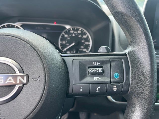 Used 2023 Nissan Rogue SV FWD image 17