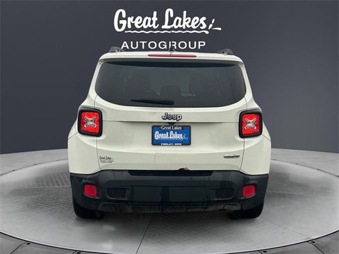 Used 2016 Jeep Renegade Latitude image 4