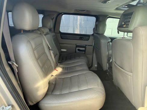 Used 2004 HUMMER H2 w/ Preferred Equipment Group AWD/4WD image 16