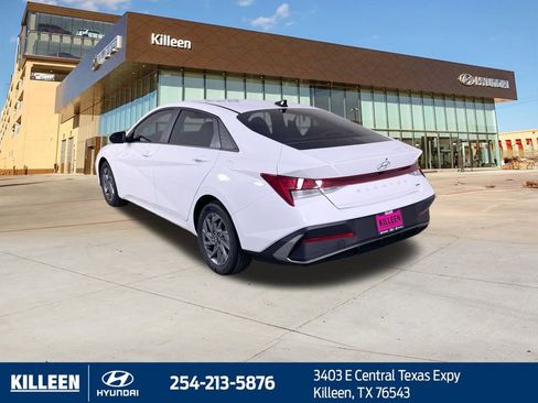 New 2025 Hyundai Elantra Blue image 6