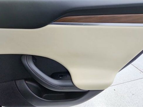 Used 2024 Tesla Model S Base image 26